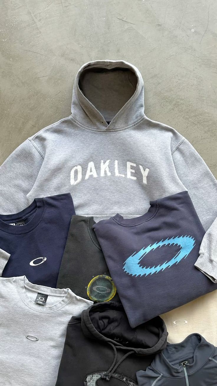 How to read vintage Oakley tags